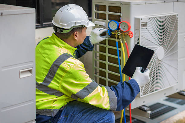 Professional Emergency Hvac technician working in Bellville, TX